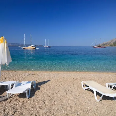 In With Seaview, Terrace, Air Condition, Wifi Apartment