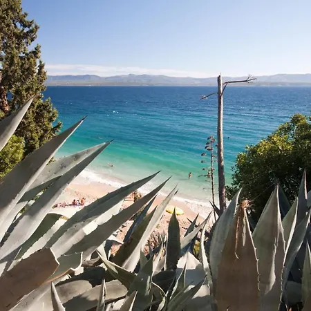 In With Seaview, Terrace, Air Condition, Wifi