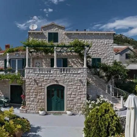 In With Seaview, Terrace, Air Condition, Wifi Apartmán