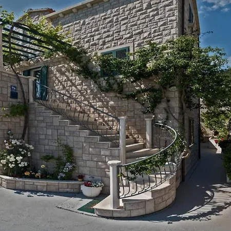 In With Seaview, Terrace, Air Condition, Wifi Apartmán Bol