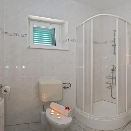 In With Seaview, Terrace, Air Condition, Wifi * Bol